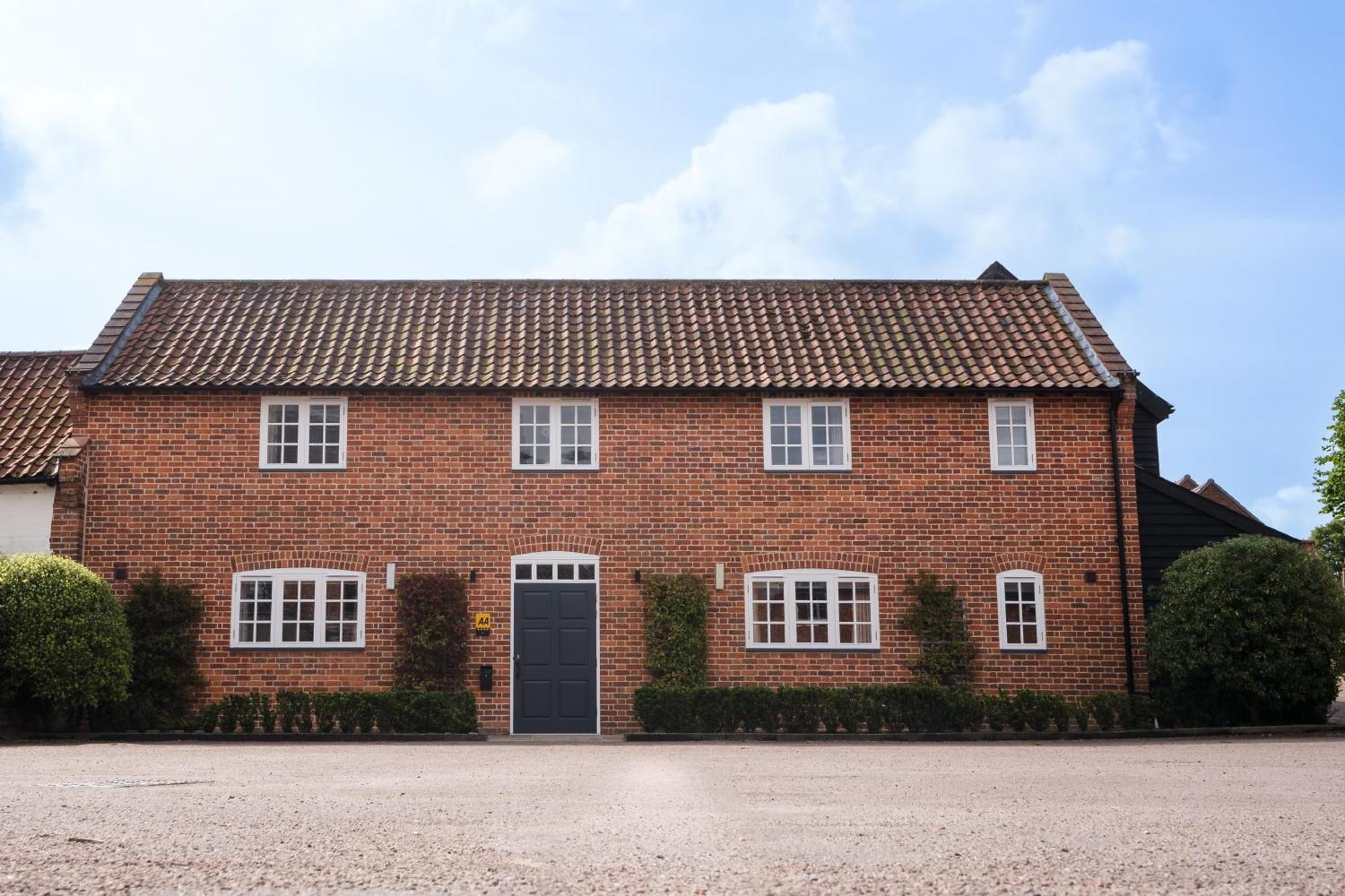 Bed and Breakfast The Loddon Swan Экстерьер фото