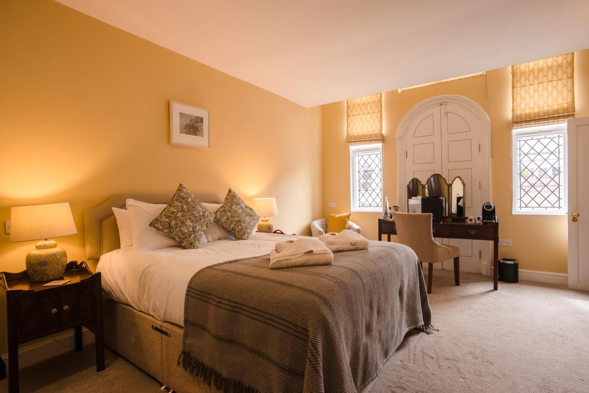 Bed and Breakfast The Loddon Swan Экстерьер фото