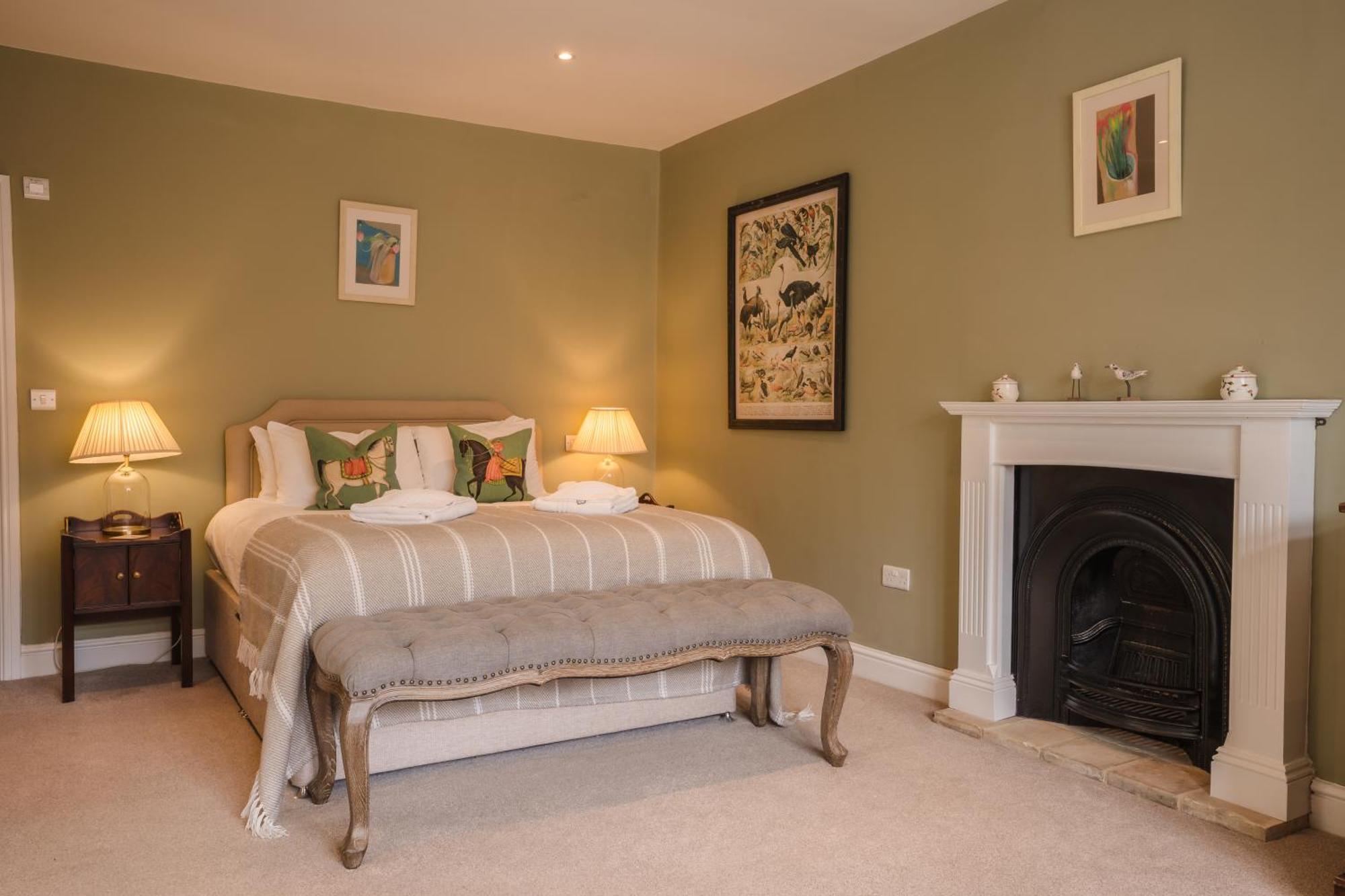 Bed and Breakfast The Loddon Swan Экстерьер фото