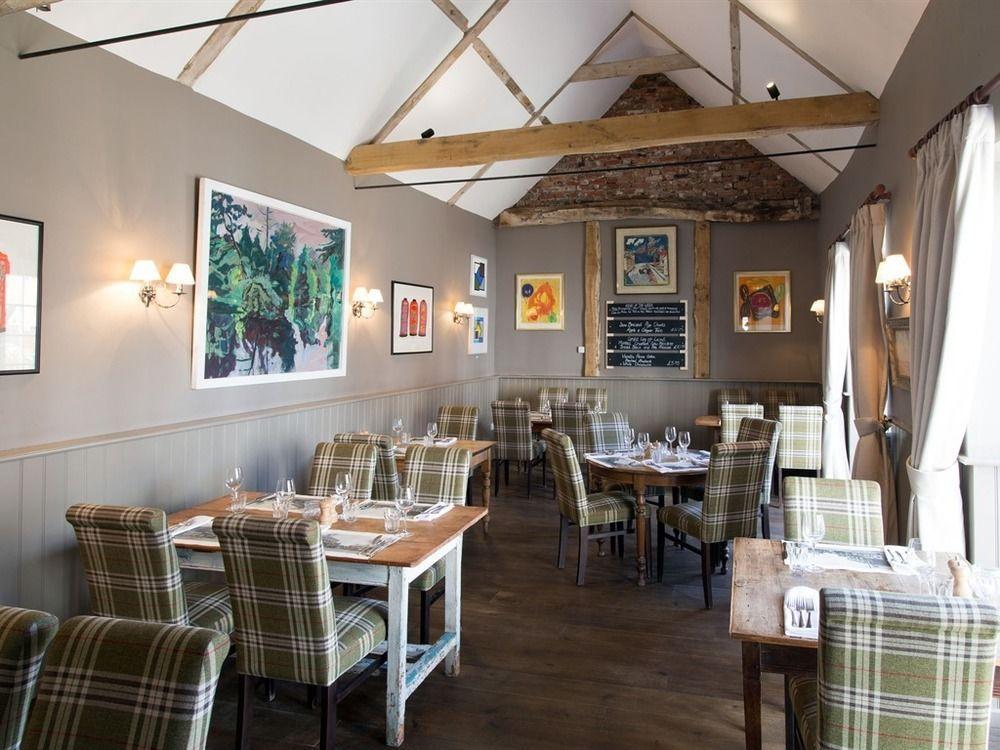 Bed and Breakfast The Loddon Swan Экстерьер фото