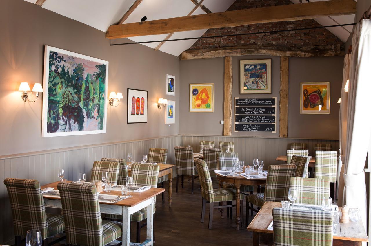 Bed and Breakfast The Loddon Swan Экстерьер фото