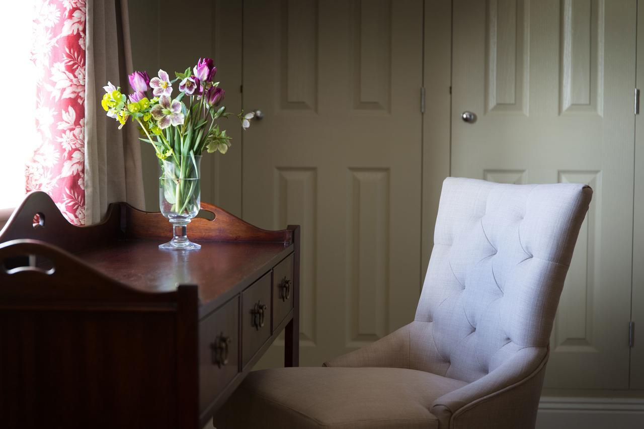 Bed and Breakfast The Loddon Swan Экстерьер фото